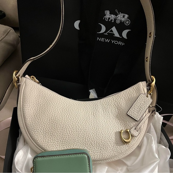 COACH Luna leather shoulder bag in Chalk - Picture 9 of 11